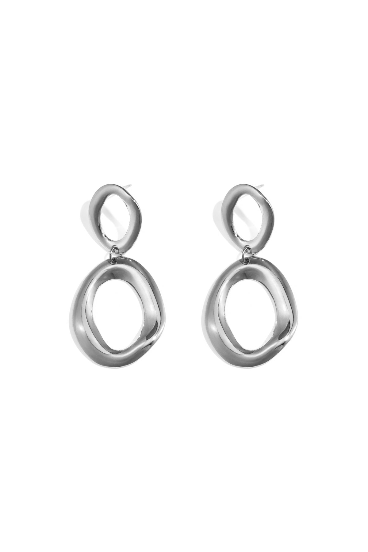 statement-ohrringe mit organischen ringen