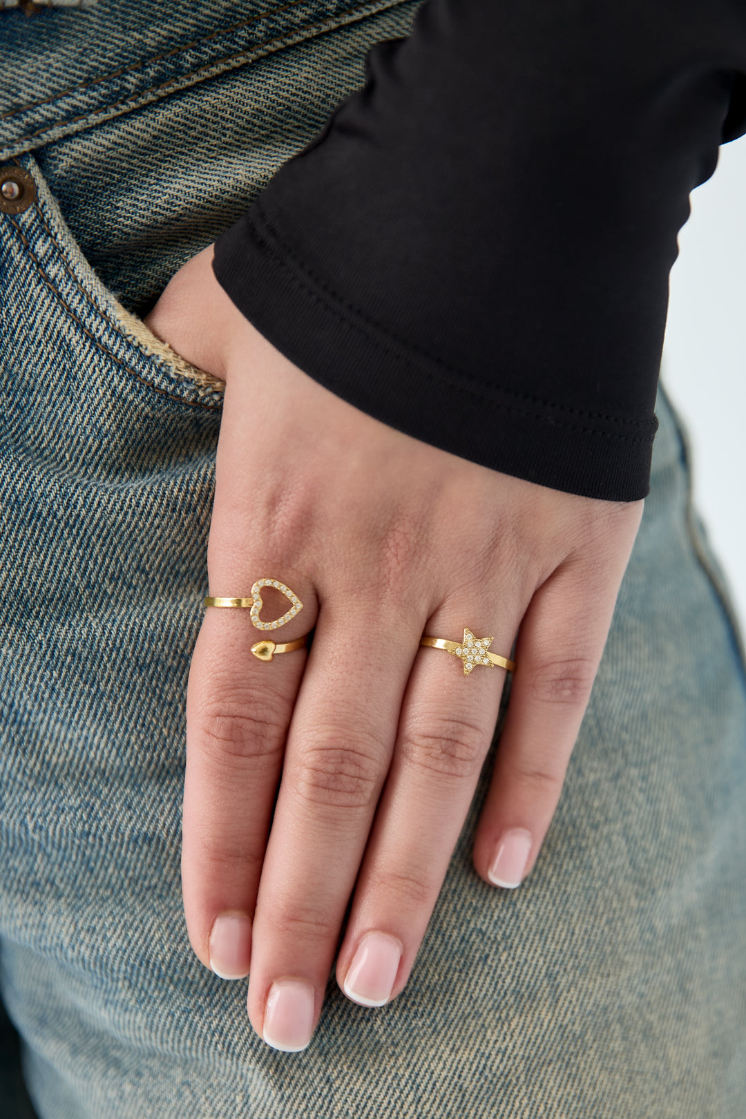 minimalistischer verstellbarer ring mit strassstern
