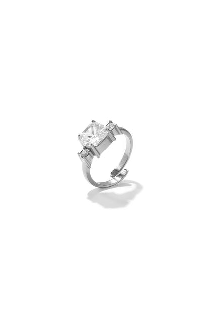Verstellbarer Statement-Ring mit Zirkonia-Steinen