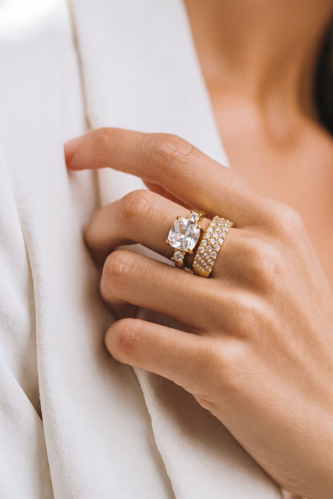Verstellbarer Statement-Ring mit Zirkonia-Steinen