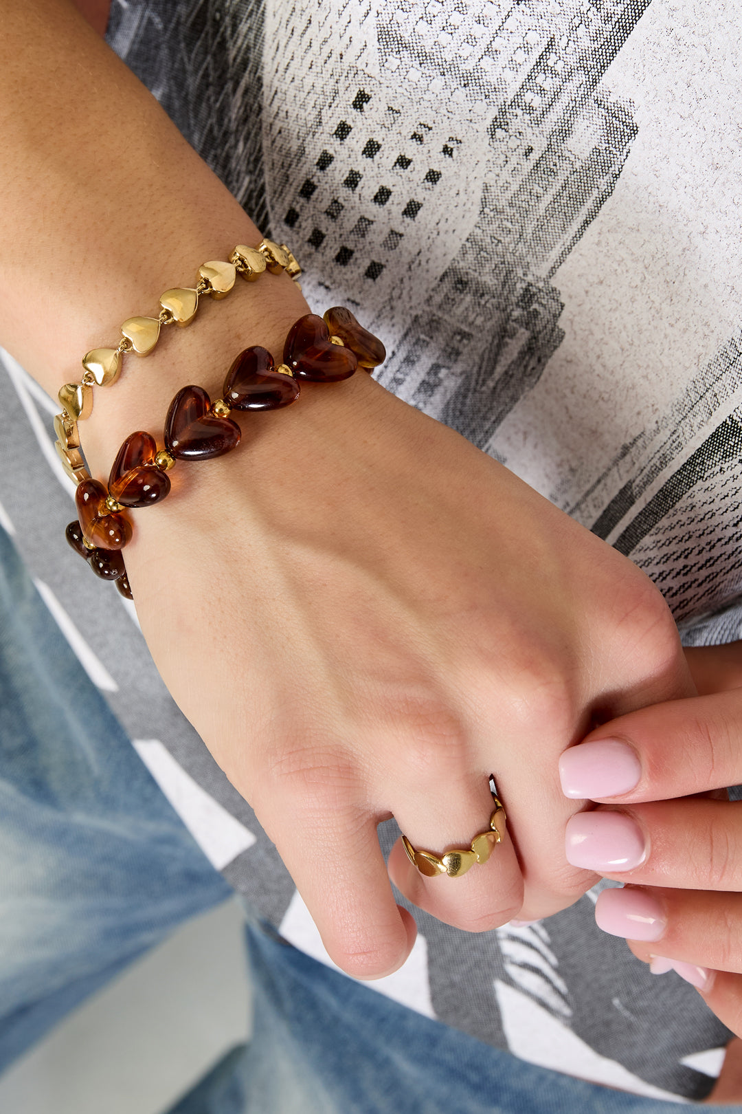 Elastisches Herzperlenarmband