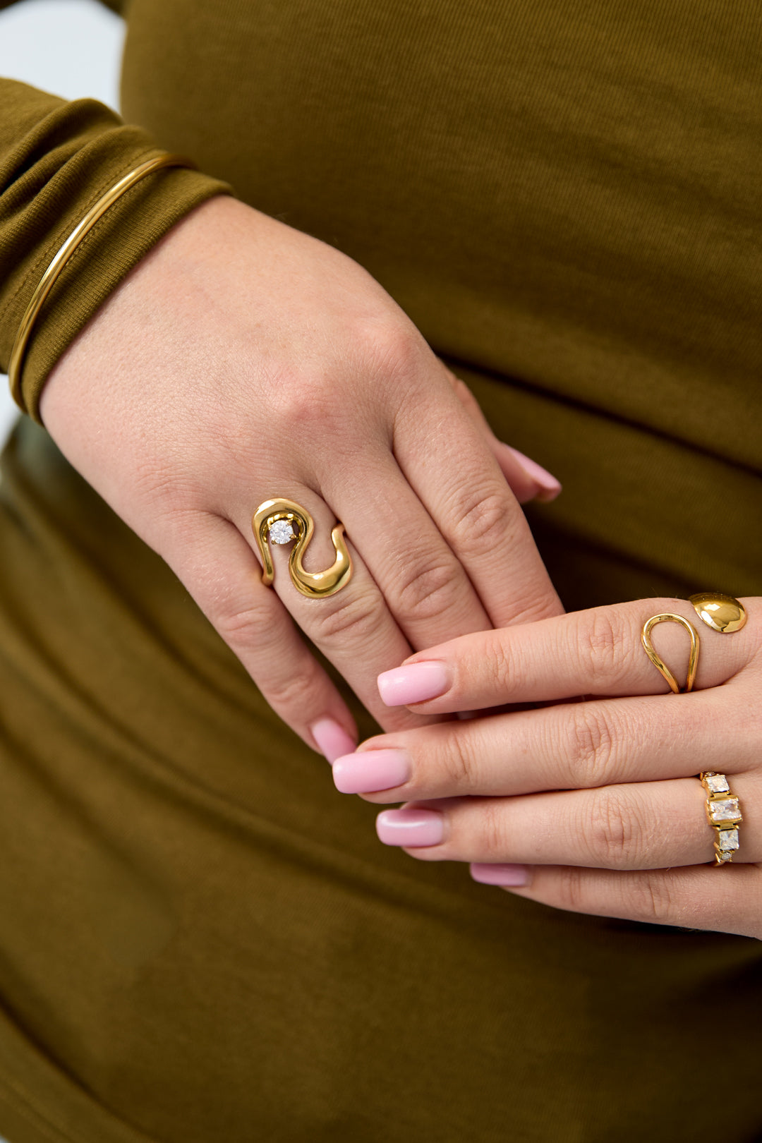statement-ringe aus edelstahl, unregelmäßige form, lässig-schlichte serie, damenschmuck