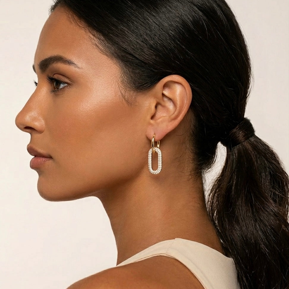 ameliee creolen getragen nahaufnahme gold | eliée jewelry