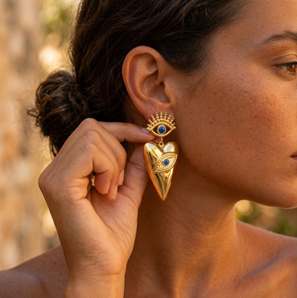 Naziée Böser Blick Ohrringe Detail blaue Steine | ELIÉE JEWELRY