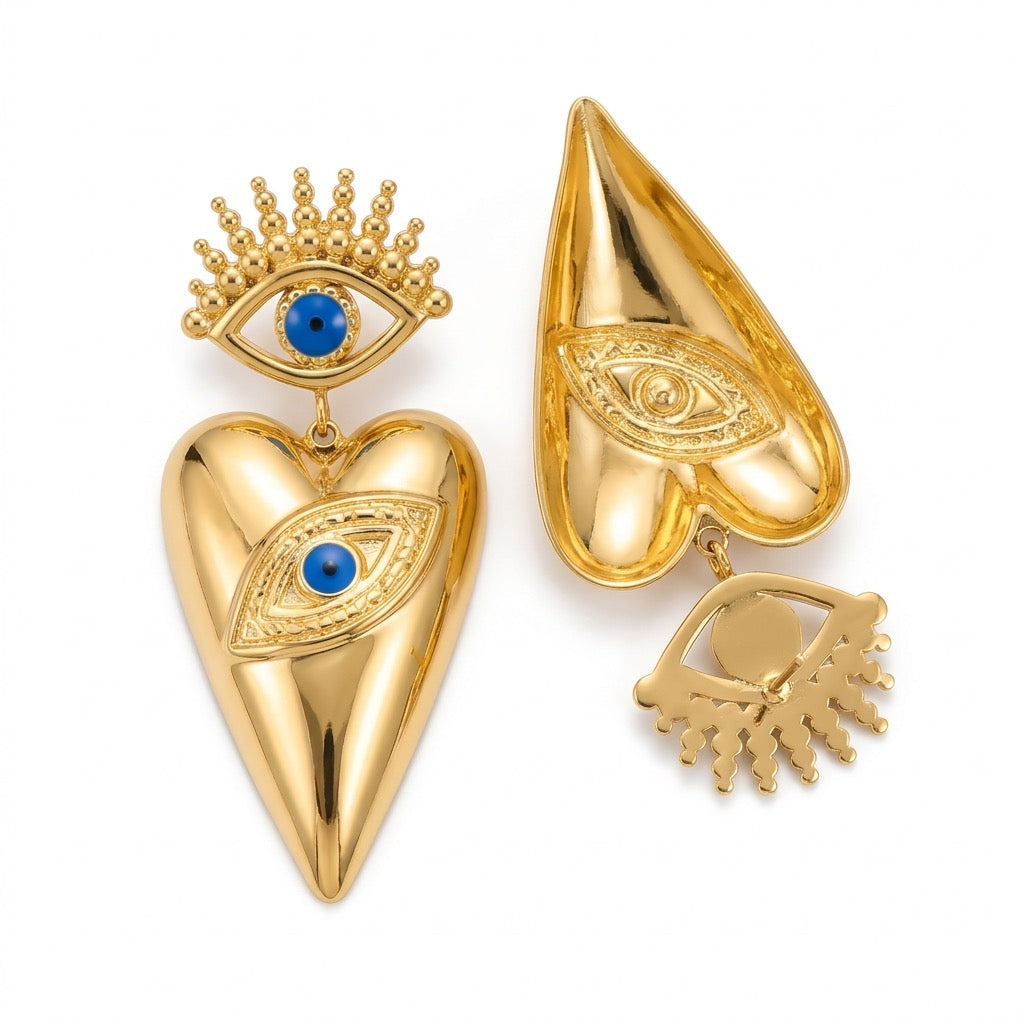 naziée evil eye herz ohrringe getragen ohr | eliée jewelry