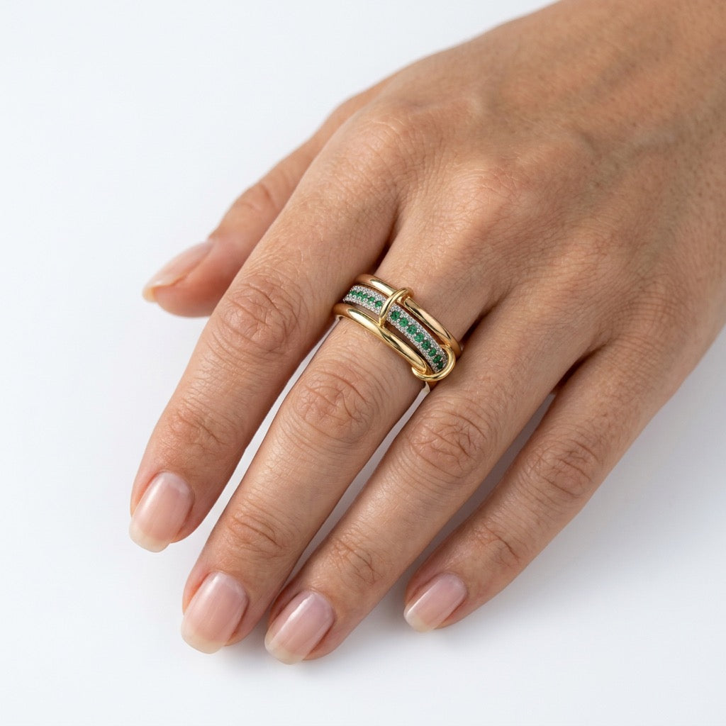 tricolore ring getragen hand drei bänder | eliée jewelry