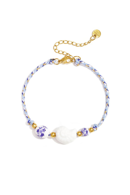 Seilarmband mit Perlen in Muschel- und Blumendesign