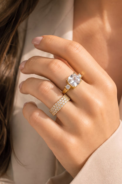 Verstellbarer Statement-Ring mit Strasssteinen