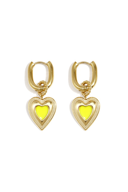 Ohrringe mit farbigem Herzanhänger