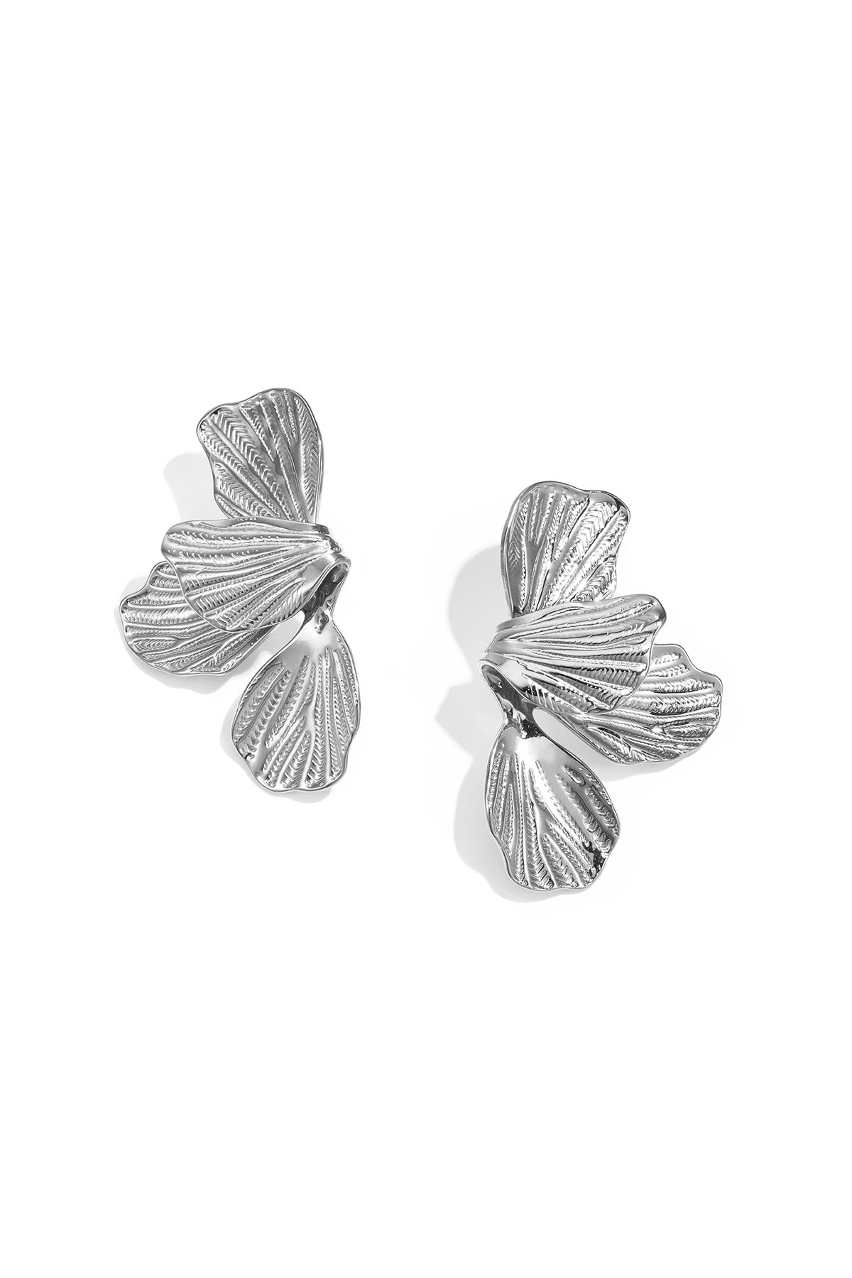 ohrhänger aus edelstahl, schlichtes blumenmuster, schlichte alltags-serie, damenschmuck